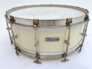 Decolite white 12-lug snare Gretsch 3-ply shell